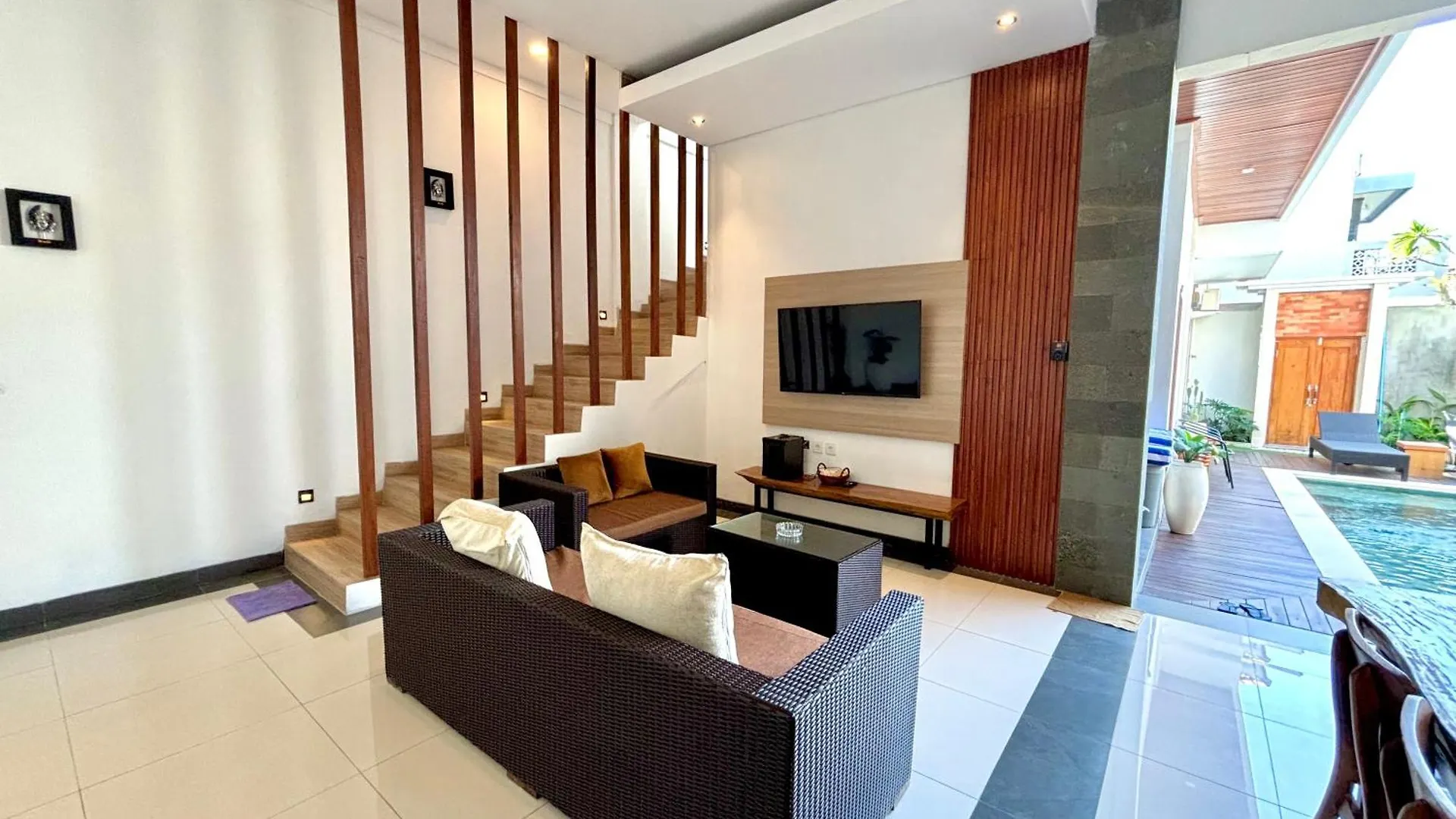 Bed & Breakfast Surya Mesari Villa Seminyak