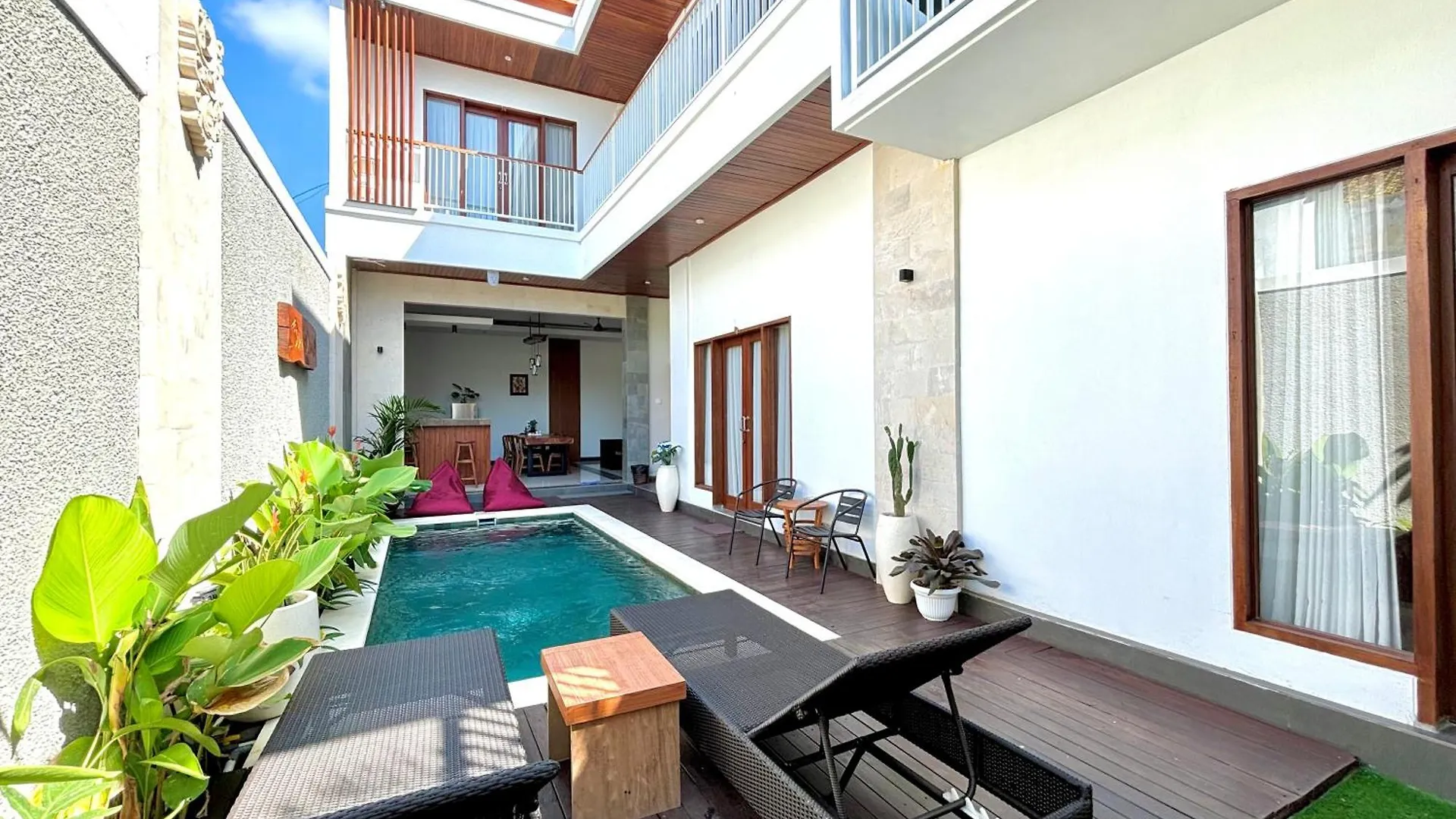 Bed & Breakfast Surya Mesari Villa Seminyak
