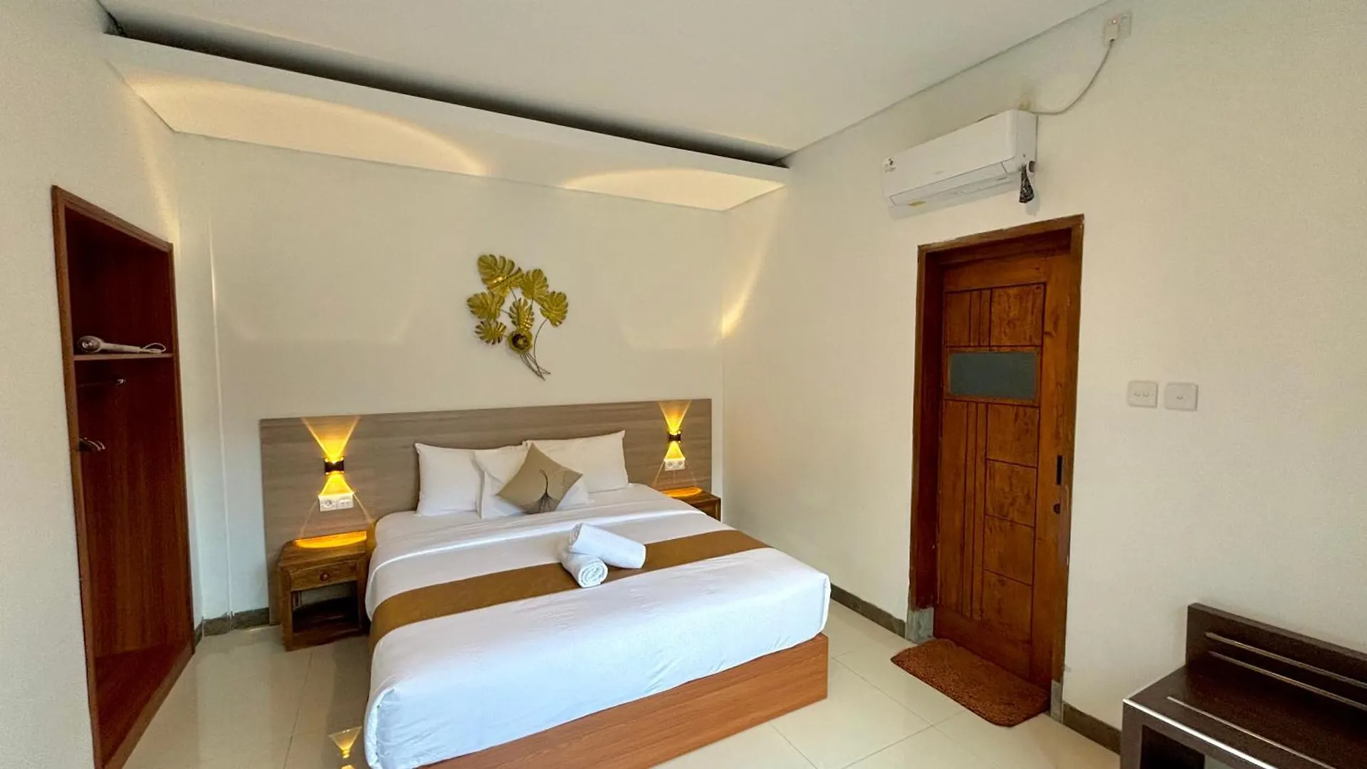 Bed & Breakfast Surya Mesari Villa Seminyak