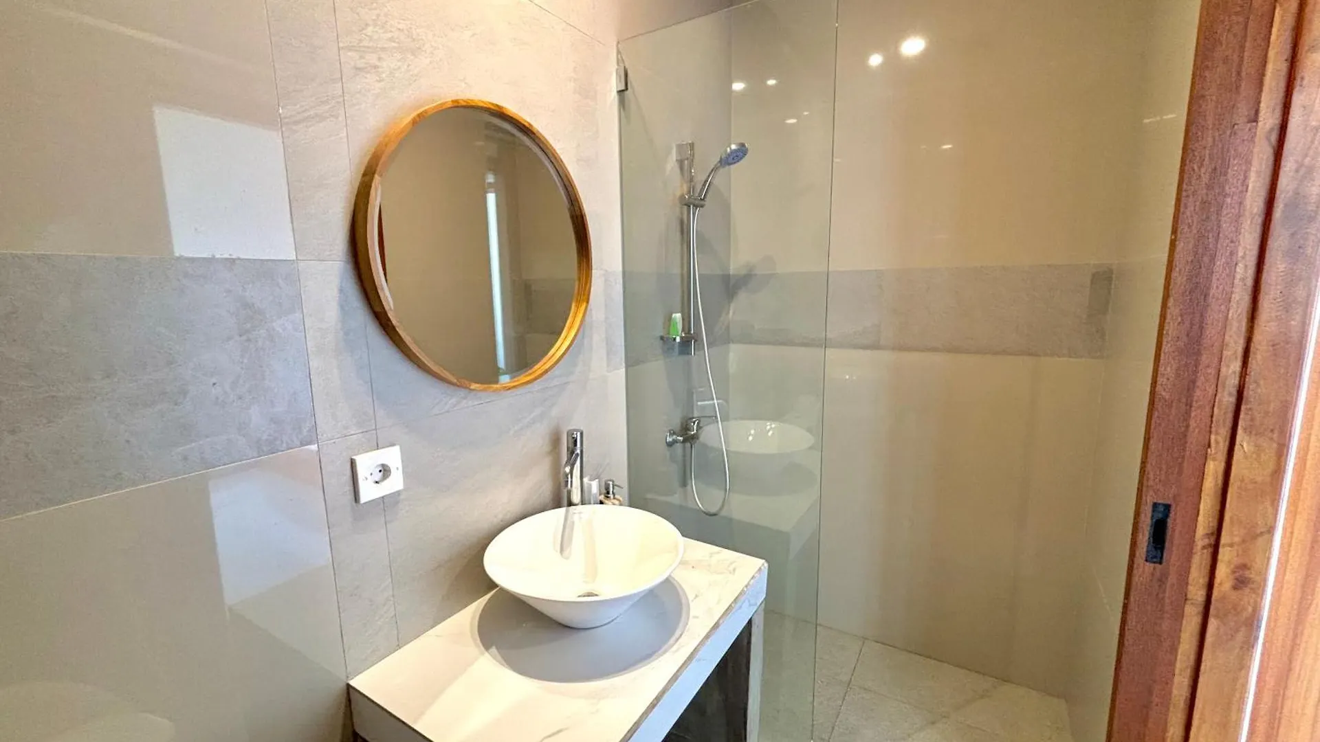 Surya Mesari Villa Seminyak  0*, Seminyak (Bali)