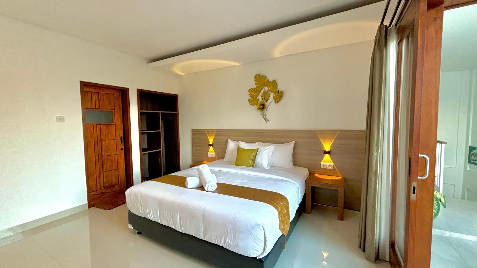 Surya Mesari Villa Seminyak  0*, Seminyak (Bali)
