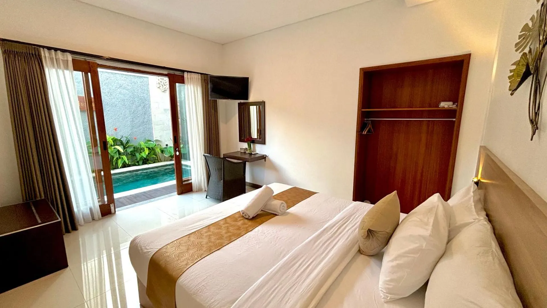Surya Mesari Villa Seminyak Bed & Breakfast